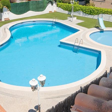 R142 Manila Resort Central Calafell Esterno foto