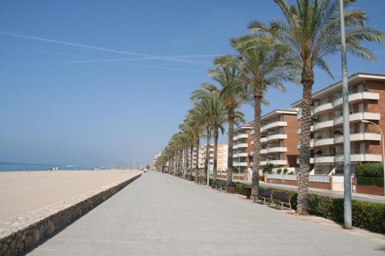 R142 Manila Resort Central Calafell Esterno foto