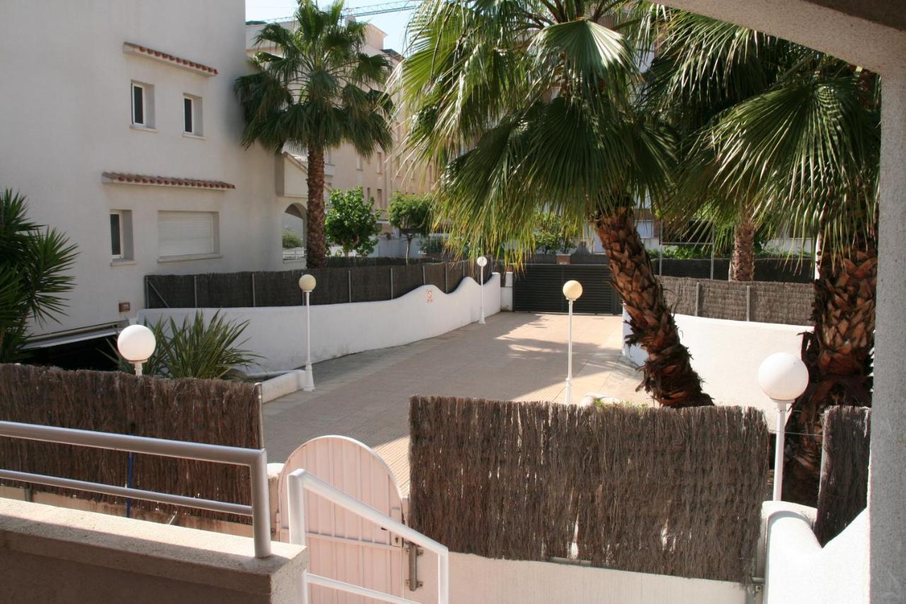 R142 Manila Resort Central Calafell Esterno foto