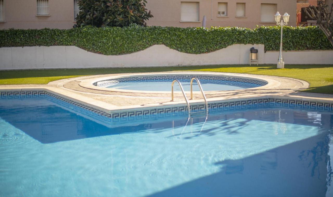 R142 Manila Resort Central Calafell Esterno foto