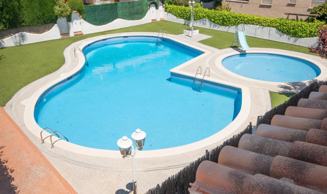 R142 Manila Resort Central Calafell Esterno foto