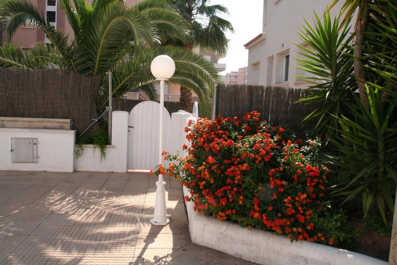 R142 Manila Resort Central Calafell Esterno foto