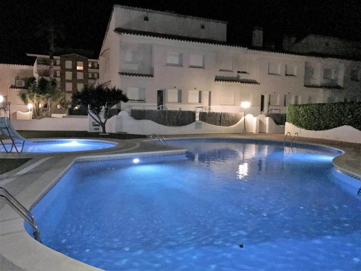 R142 Manila Resort Central Calafell Esterno foto